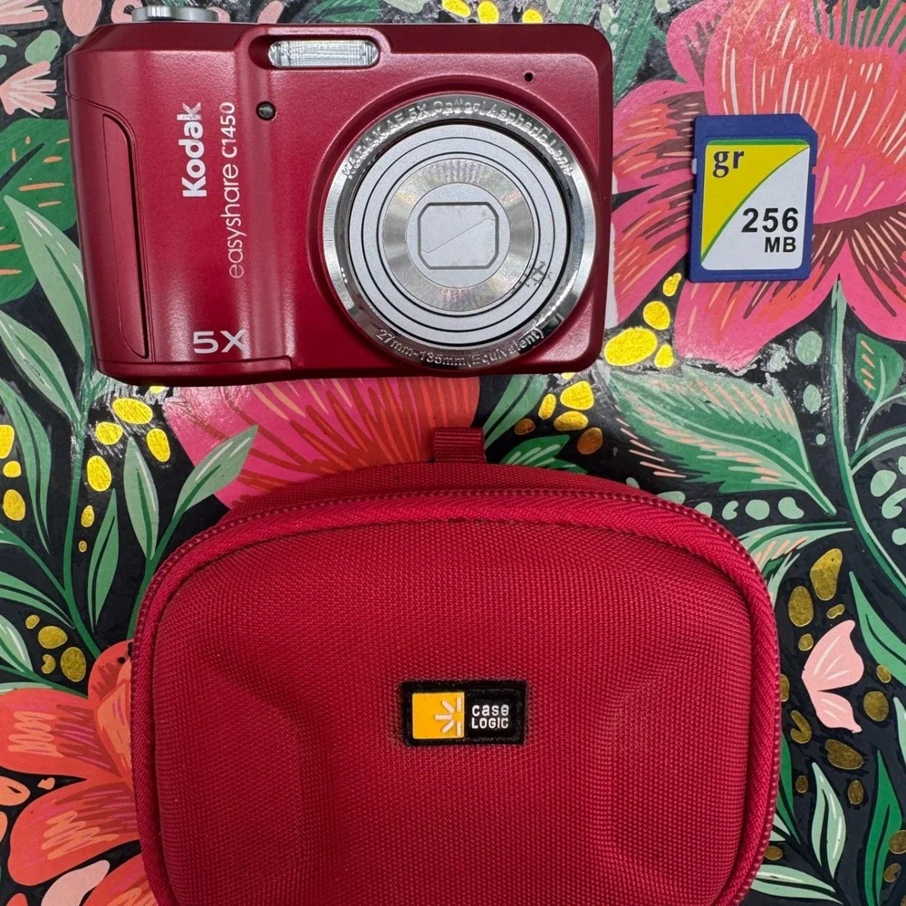 Kodak EasyShare C1450 Digital Camera Red 5x Optical Zoom Bundle Case SD Card